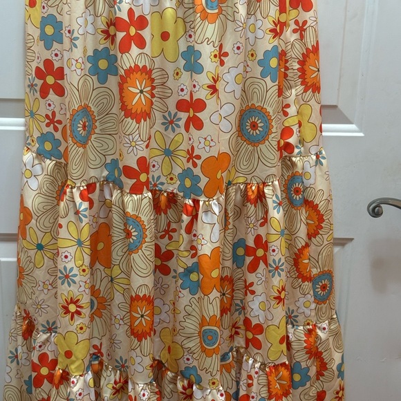 Floral Maxi Dress in Orange and Cream - Picture 3 of 4